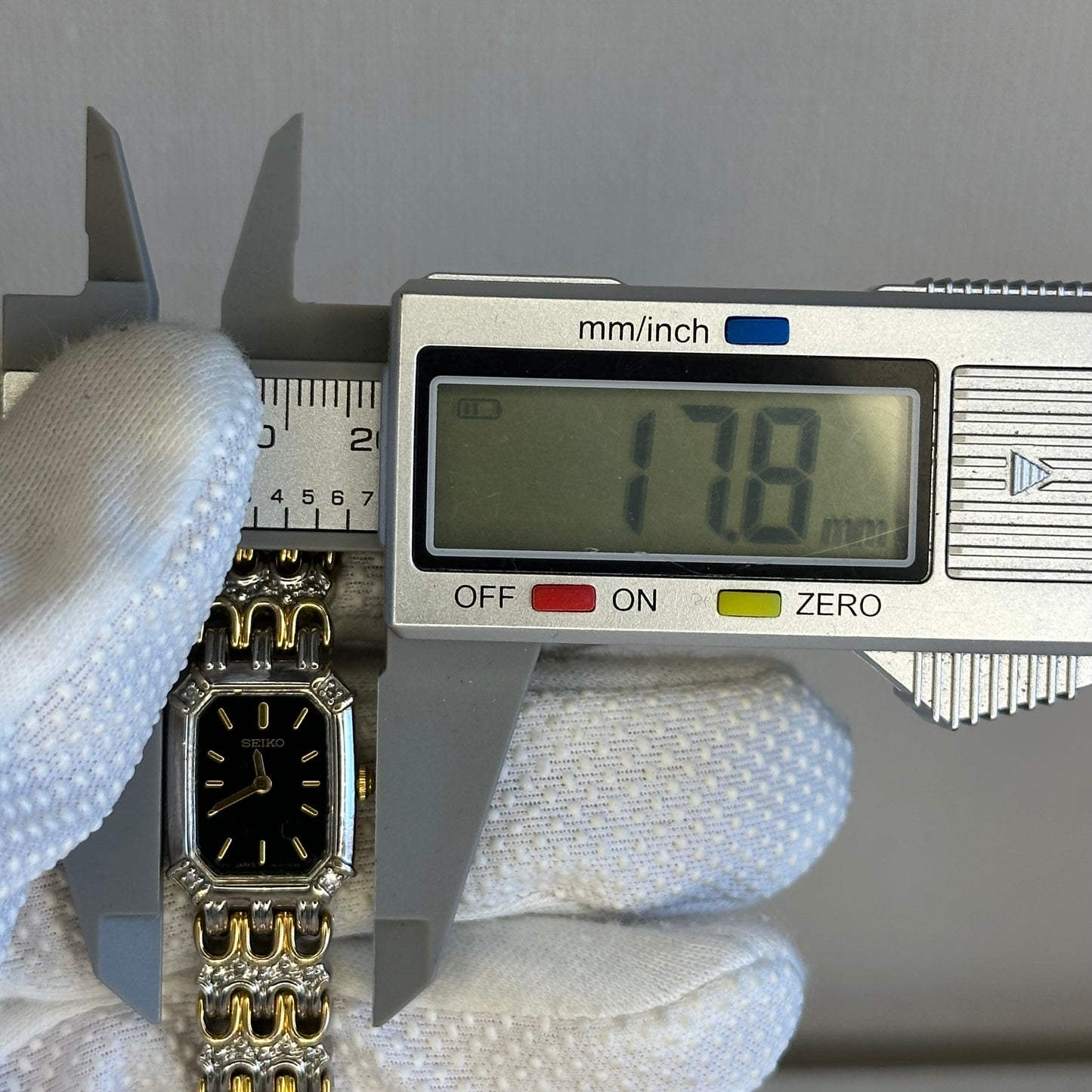 Reloj joya Seiko 1N00-0BK0 Diciembre 1991 Mixed Metal Oblong Octagonal RARO