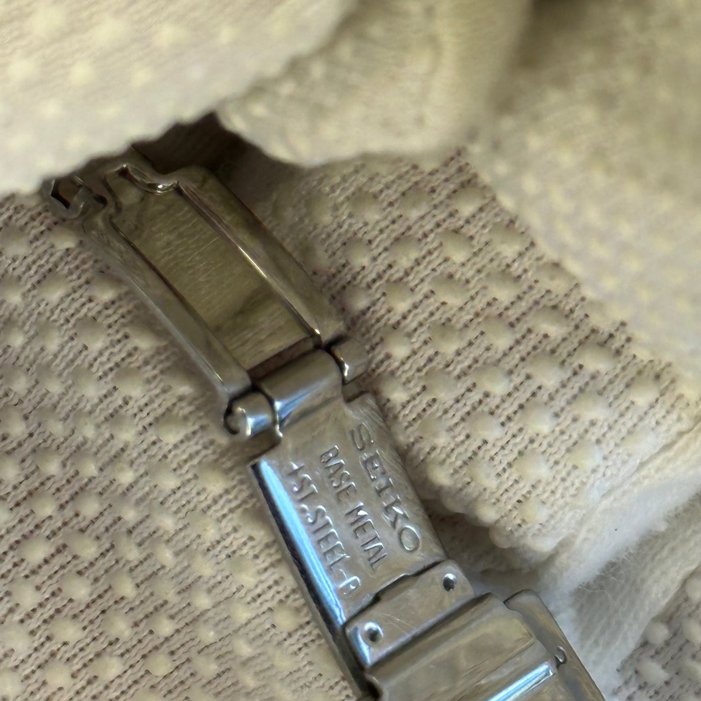 Reloj joya Seiko 1N00-0BK0 Diciembre 1991 Mixed Metal Oblong Octagonal RARO