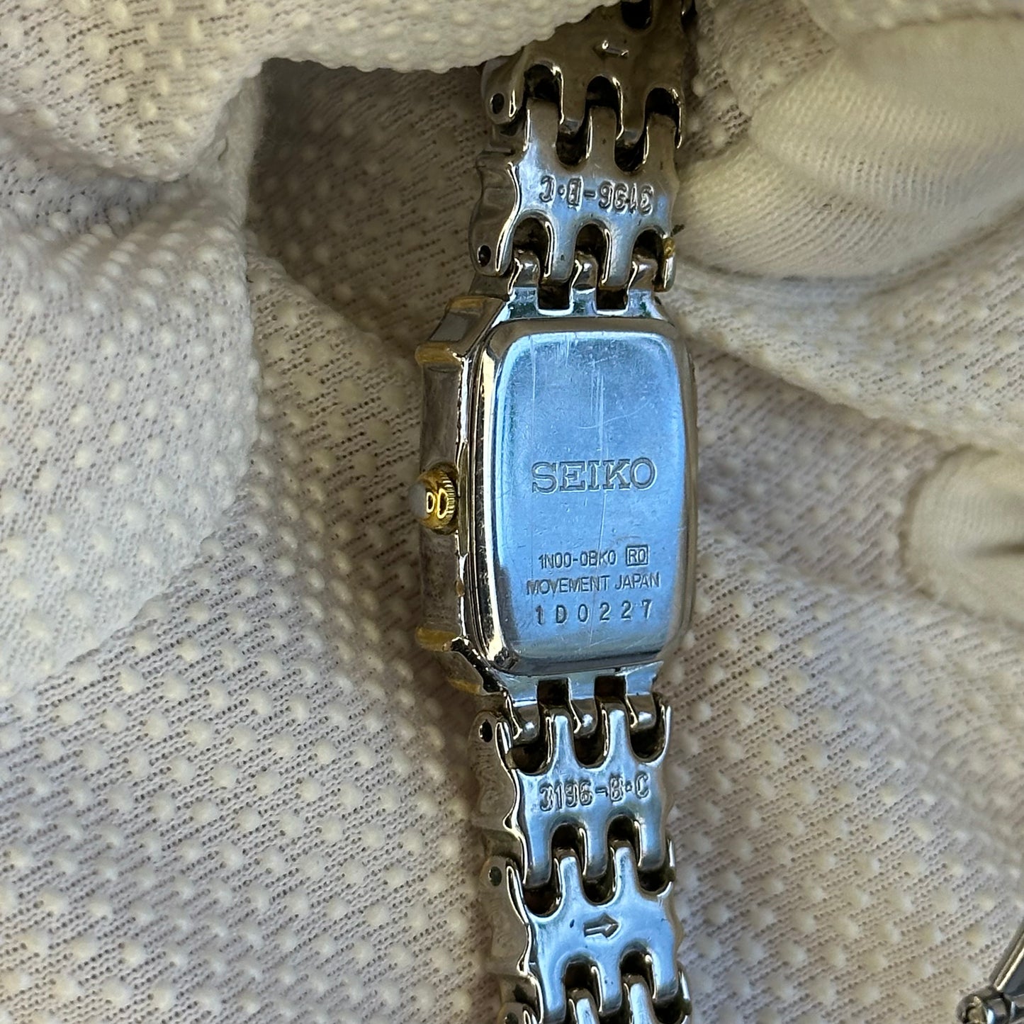 Reloj joya Seiko 1N00-0BK0 Diciembre 1991 Mixed Metal Oblong Octagonal RARO