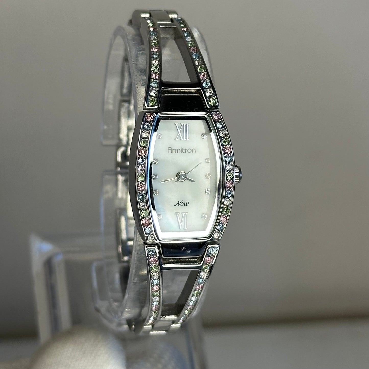 Reloj Armitron Now Mujer 75/3531SV Año 2010 Cristales multitonales ÚNICO