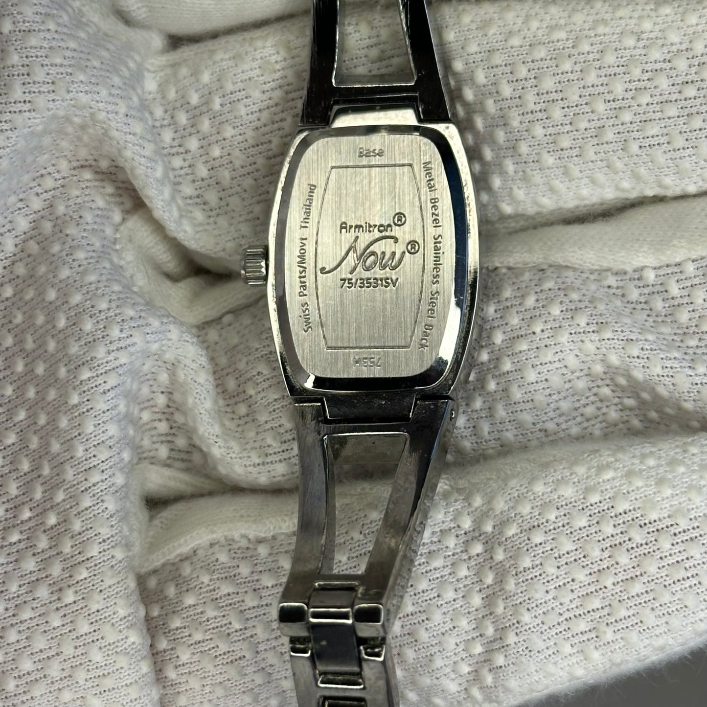 Reloj Armitron Now Mujer 75/3531SV Año 2010 Cristales multitonales ÚNICO