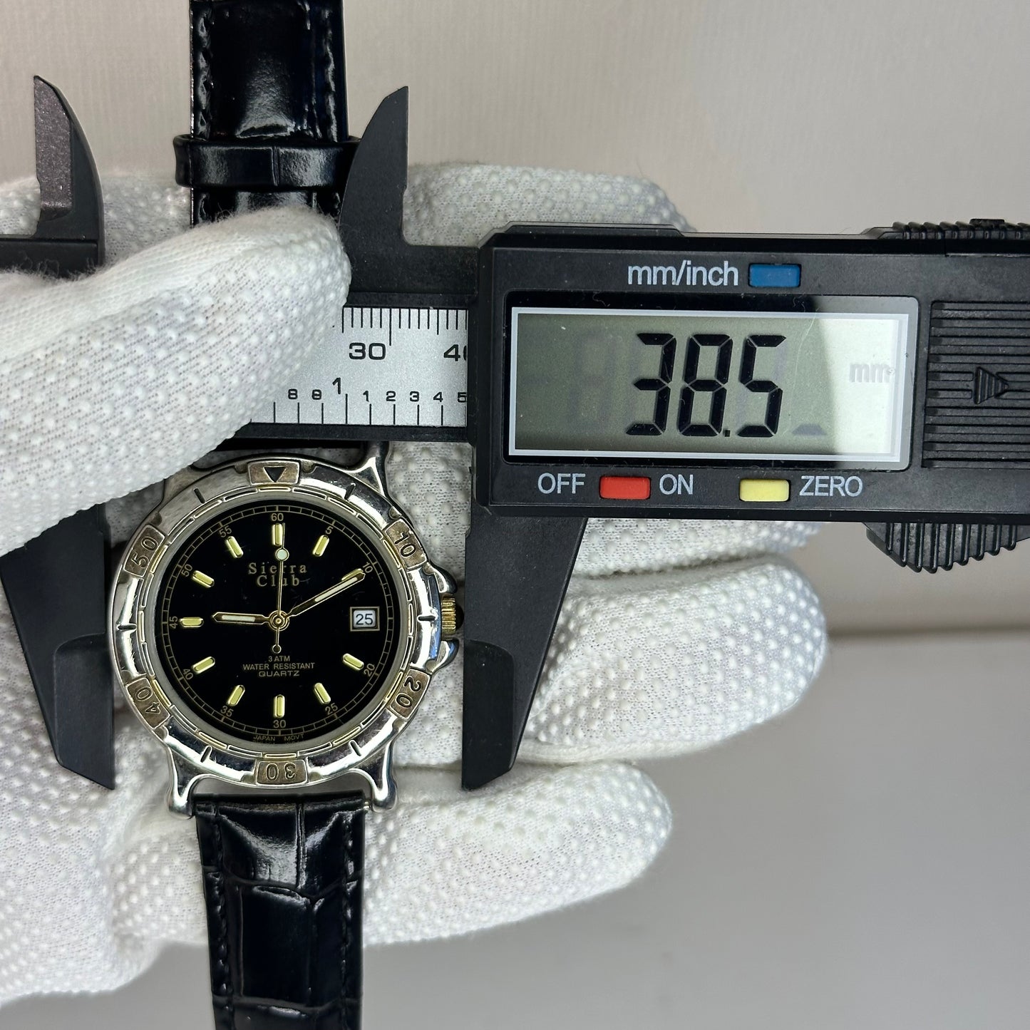 Reloj Sierra Club 4360 Quartz Date Bicolor Black Dial Japón Movt (1998)