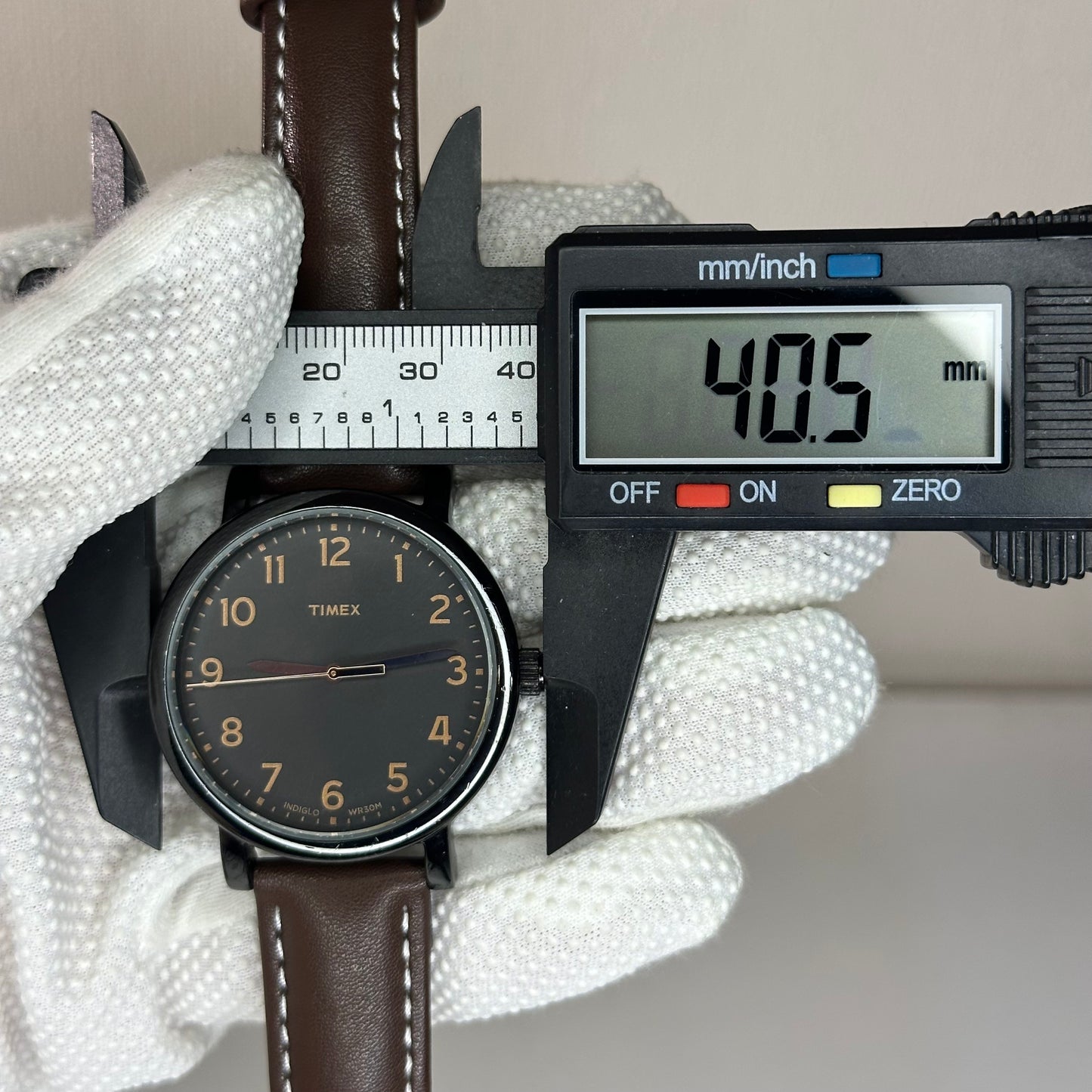Reloj Timex Indiglo Classic Black Dial 40 mm Hombre 2010