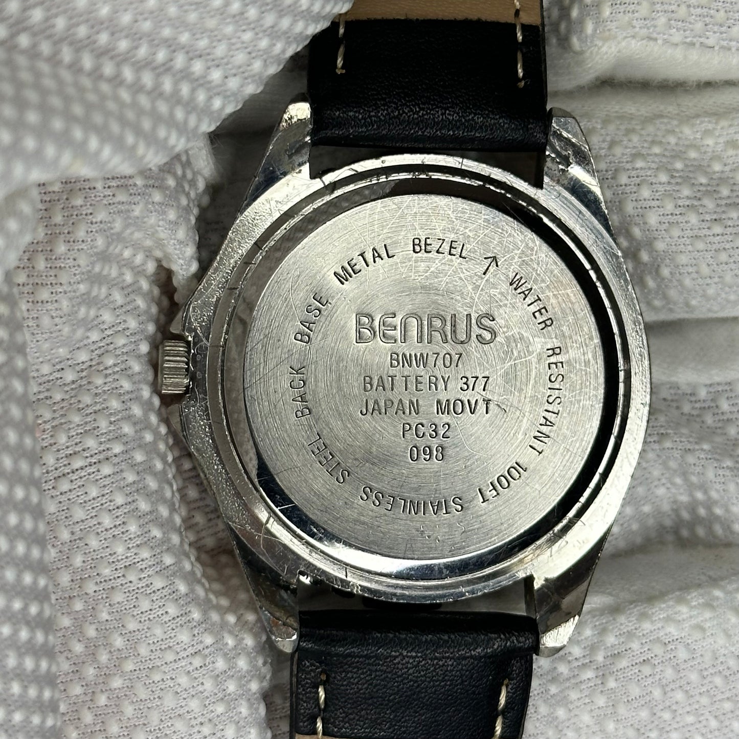 Reloj Benrus BNW707 Quartz 40 mm | Dial Negro Texturizado | Neo Vintage 1998