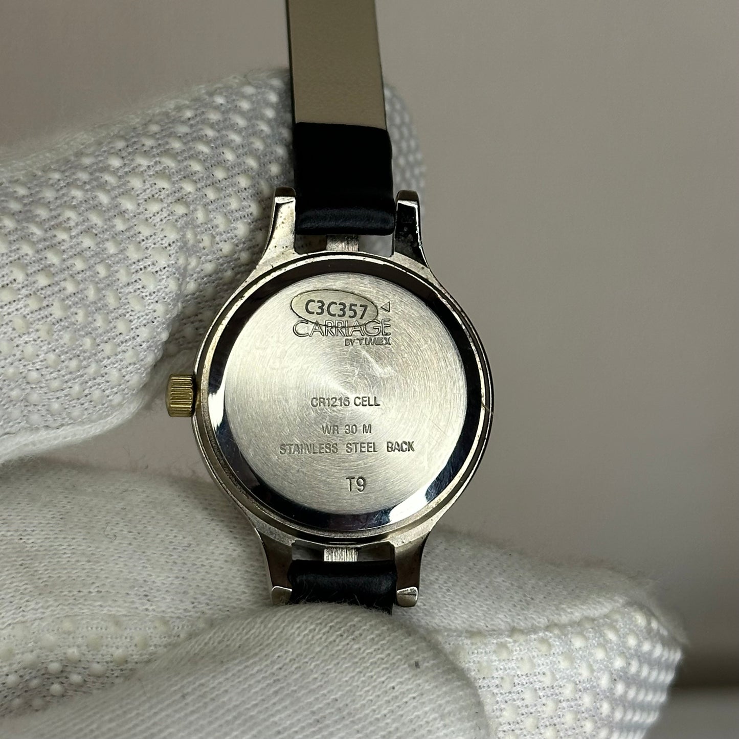 Reloj Carriage by Timex Mujer 2009 | Bicolor bisel trenzado y esfera blanca | 25 mm