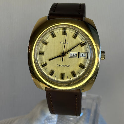Reloj Timex Electronic Hombre Day-Date 40mm Diseño Industrial Año 1974 IMPECABLE ESCASO