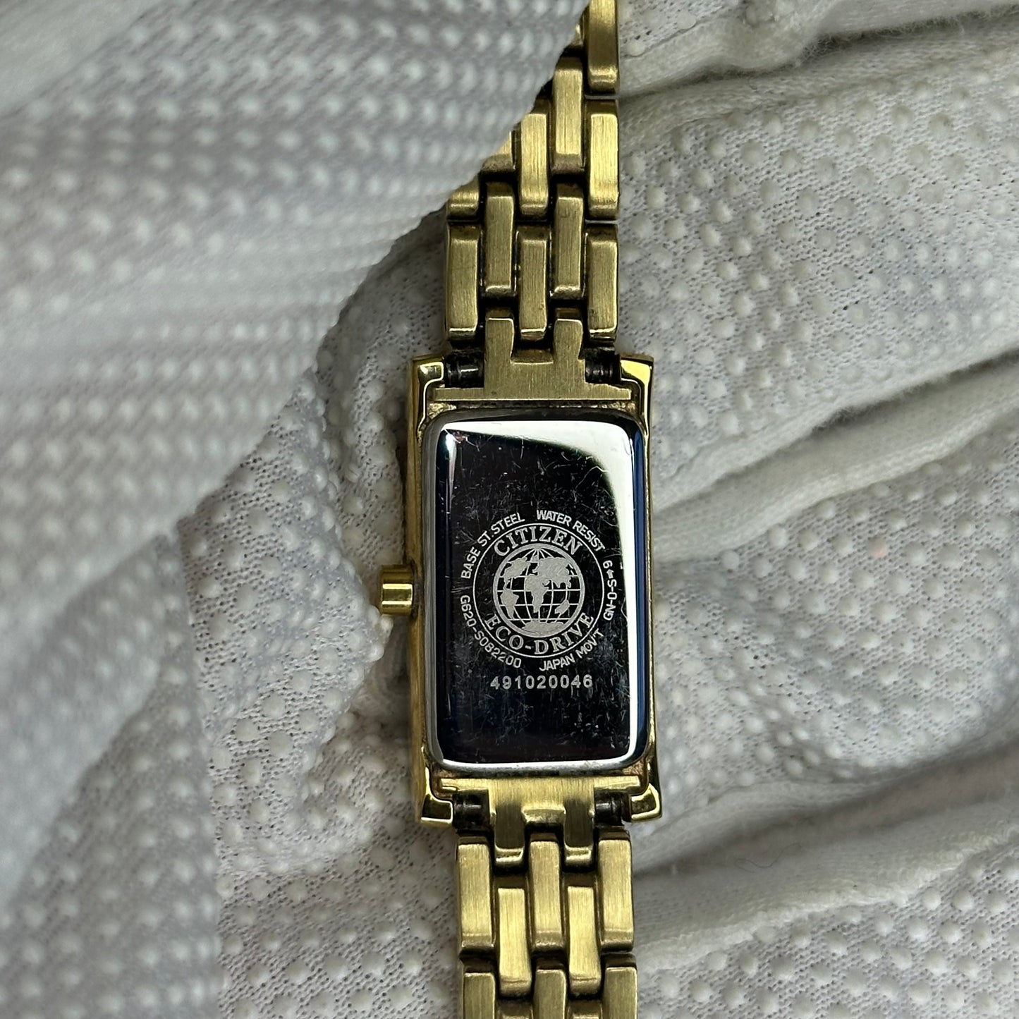 Reloj Citizen Eco-Drive G620-S082200 Mujer Rectangular dorado con cristales