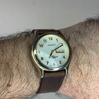 Reloj de hombre Avanti Day-Date Dial textura dividida con relieve y cristal domo ÚNICO 90´s