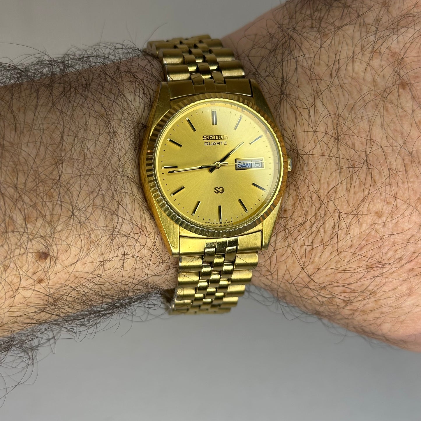 Reloj Seiko Quartz Años 90´s Hombre SQ 5Y23A  dorado calendario inglés-francés IMPECABLE