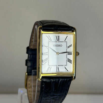 Reloj Seiko Essentials Hombre SWR052 Rectangular dorado y dial romano Años 2020´s