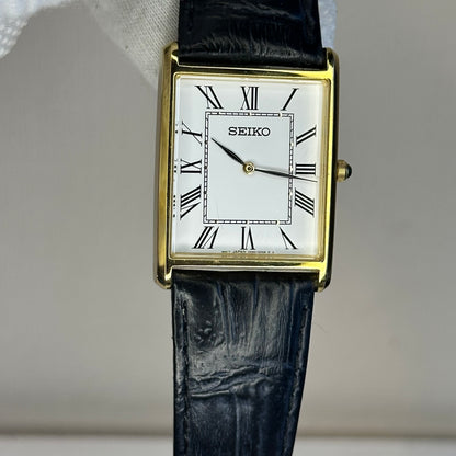 Reloj Seiko Essentials Hombre SWR052 Rectangular dorado y dial romano Años 2020´s