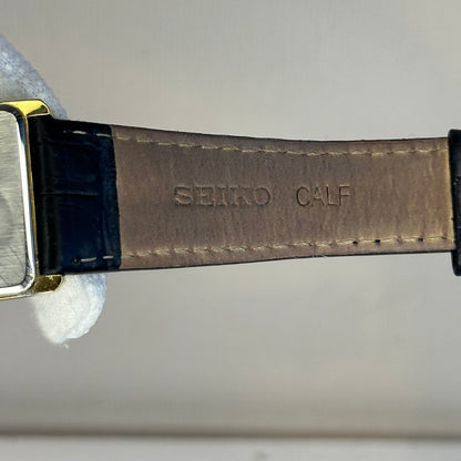Reloj Seiko Essentials Hombre SWR052 Rectangular dorado y dial romano Años 2020´s