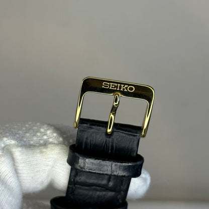Reloj Seiko Essentials Hombre SWR052 Rectangular dorado y dial romano Años 2020´s