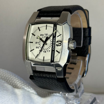 Reloj Diesel Cliffhanger DZ1091 Año 2009 Caja cuadrada y estética industrial Dial 24 horas