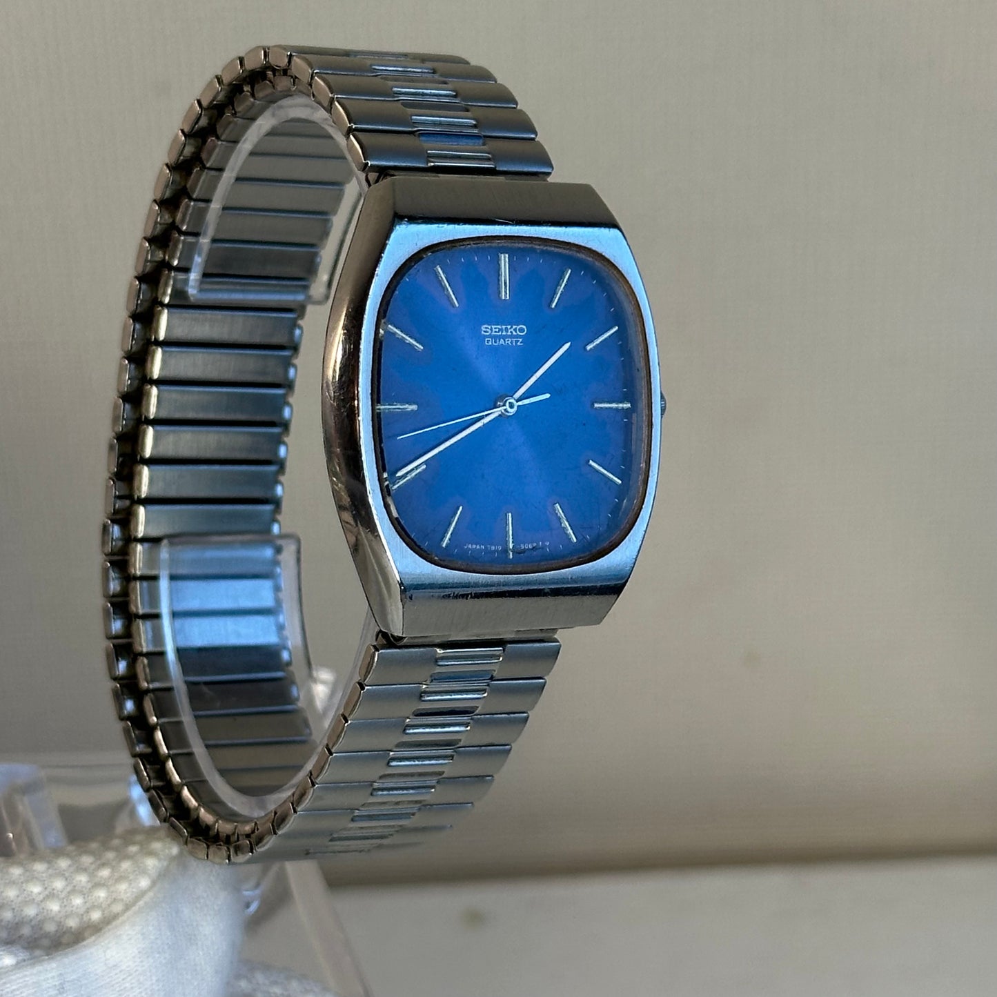 Reloj Seiko TV Quartz Hombre Febrero de 1978 Dial Azul Sunburst ÚNICO ÍCONO TV CASE