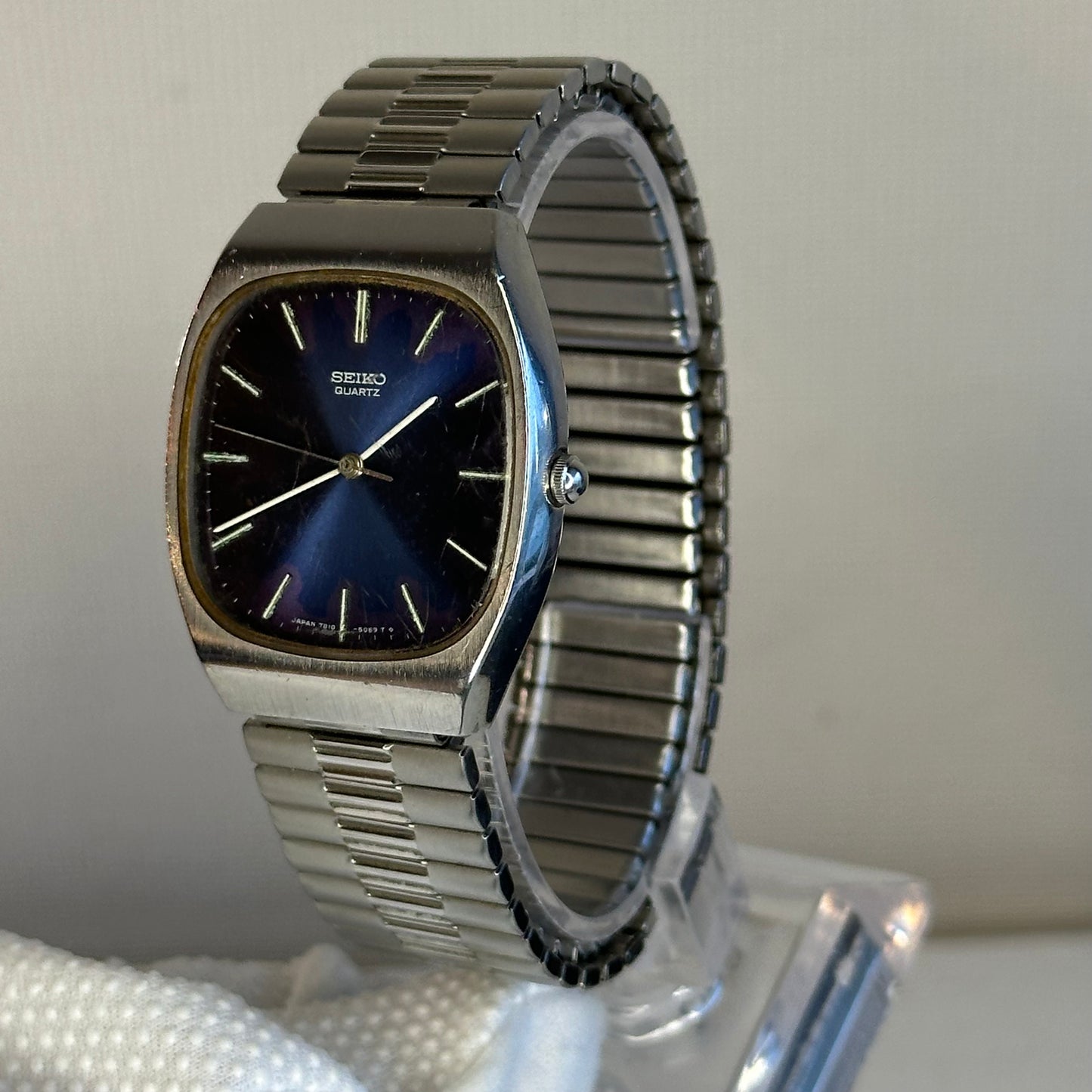 Reloj Seiko TV Quartz Hombre Febrero de 1978 Dial Azul Sunburst ÚNICO ÍCONO TV CASE