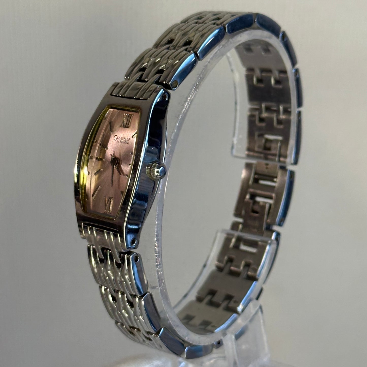 Reloj Joya Caravelle by Bulova 43L77 Año 2005 Esfera rosada Sunray y Caja Tonneau