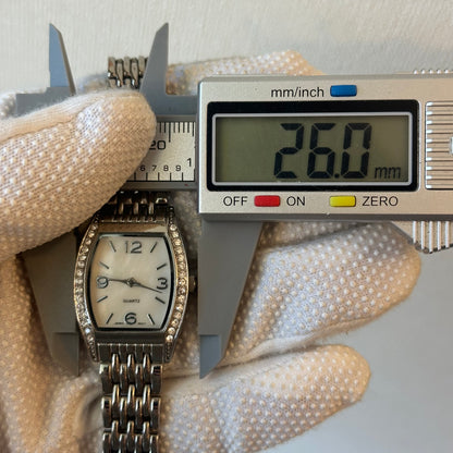 Reloj joya LST Quartz Tonneau con Cristales Años 2000s Notable estado New Old Stock Japan mov.