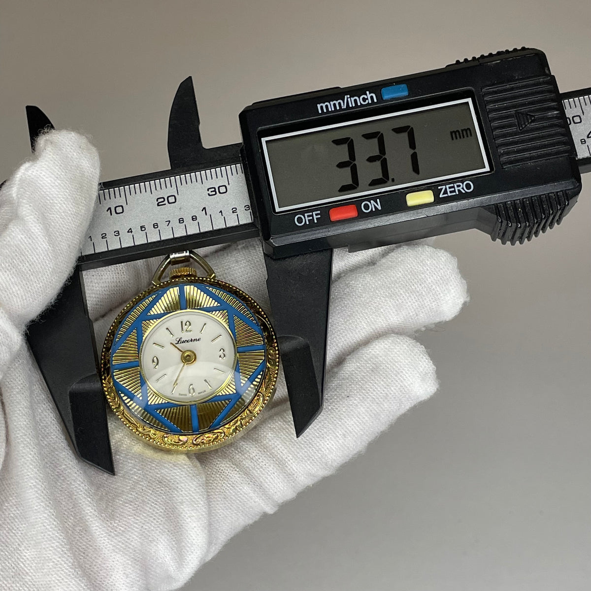 Reloj Colgante A Cuerda Lucerne SUIZO Azul y Dorado Elab. en 1970 Revival Art Déco - fotografía 6