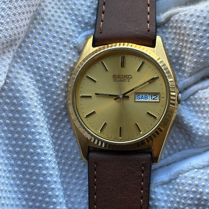 Seiko Quartz 7N43-8111 Dorado Hombre Elab. en Enero de 1995 Impecable