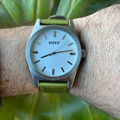 Reloj hombre NEFF Nightly  Año 2014 Minimalismo Urbano ESCASO 43MM
