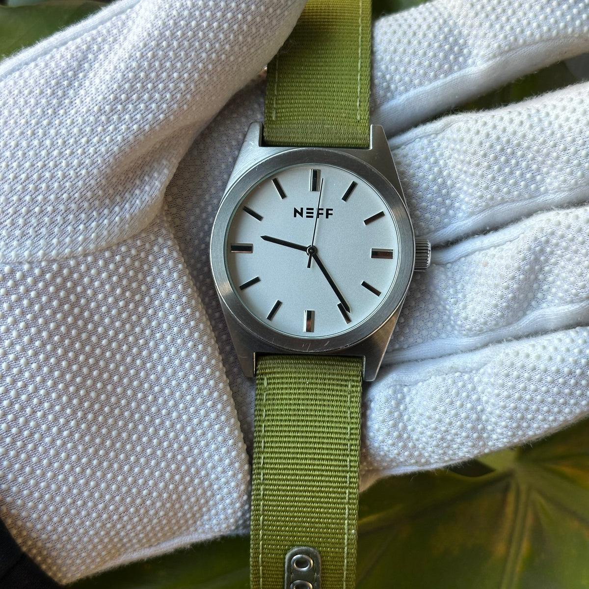 Reloj hombre NEFF Nightly  Año 2014 Minimalismo Urbano ESCASO 43MM