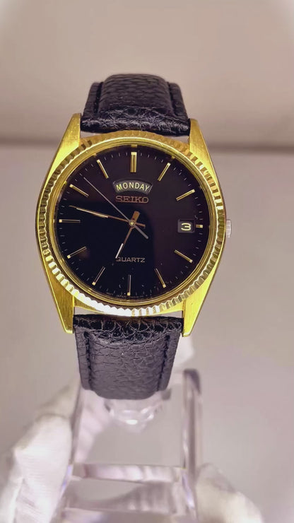 Reloj Seiko 7N43-8111 President Style Febrero 1994 Day-Date Negro 36mm
