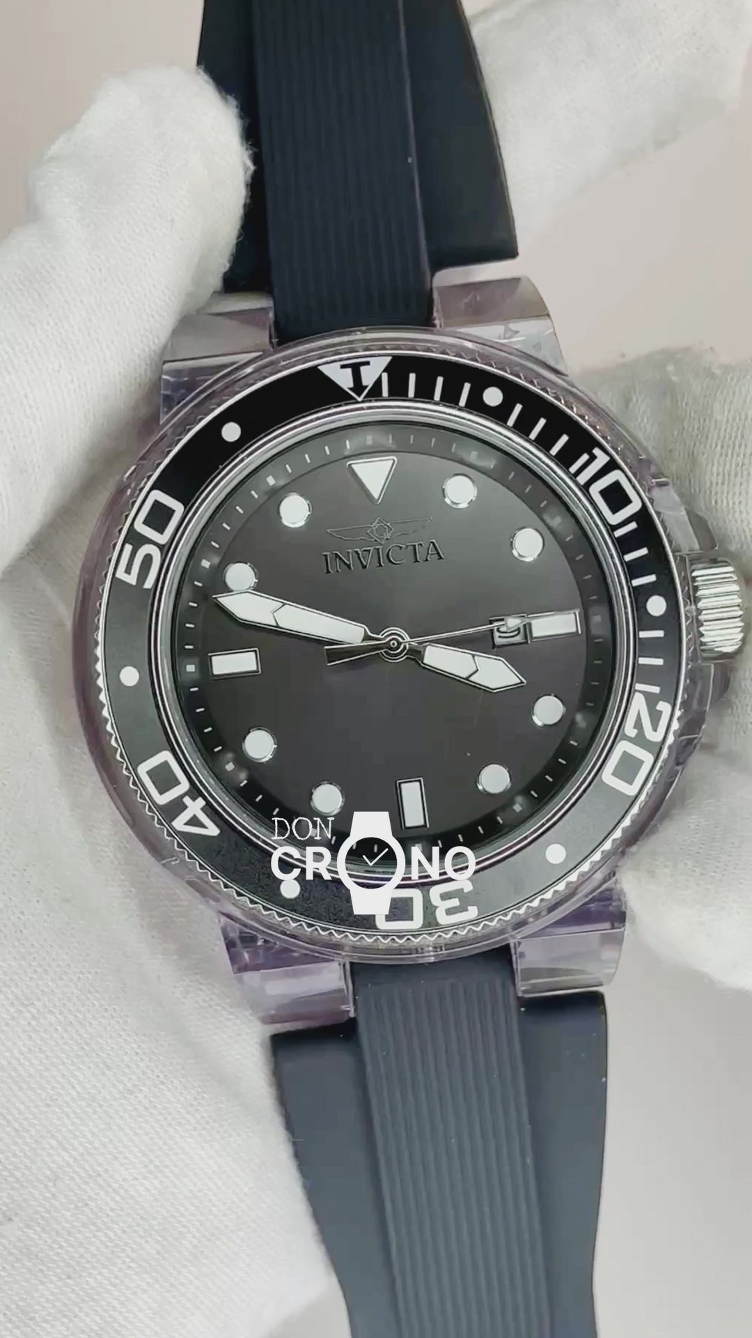 Reloj Invicta Pro Diver Hombre 32330 Caja translúcida Año 2019 Diseño Escamas