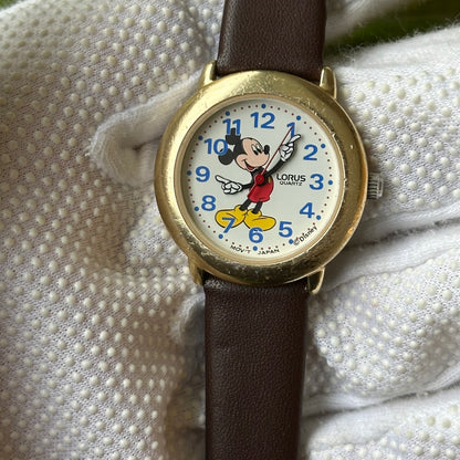 Lorus by SEIKO Mujer Disney Mickey Mouse con brazos móviles Año 1989 — IMG_2476.jpeg