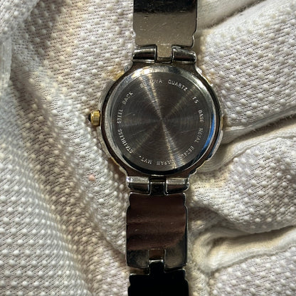 Reloj Joya Bulova TwoTone Brazalete de Eslabones Cruzados Año 1995 Favor Leer — IMG_9935.jpeg