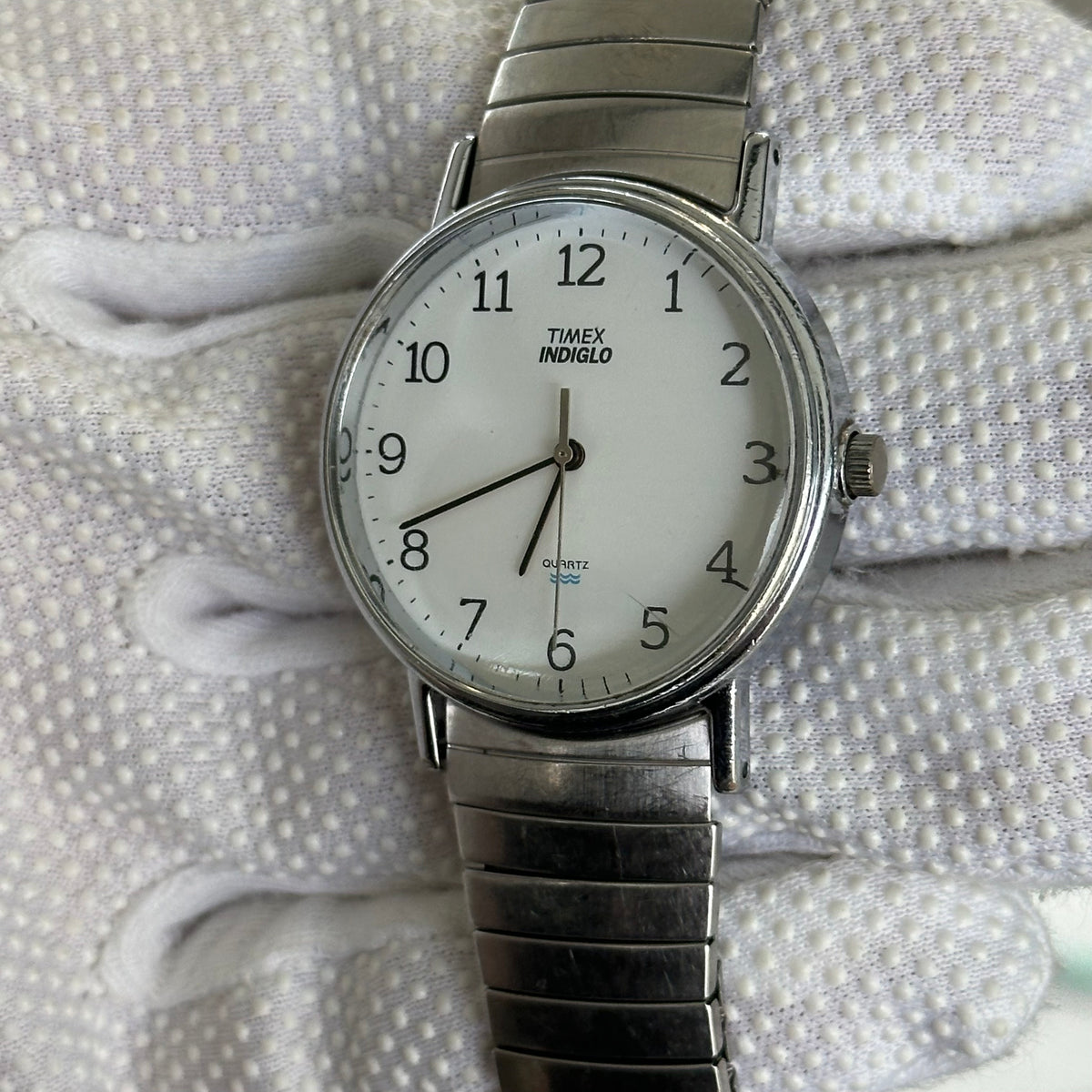 Timex Hombre Indiglo Dial Blanco y Brazalete Extensible Octubre de 1999