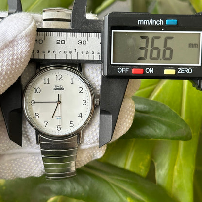 Timex Hombre Indiglo Dial Blanco y Brazalete Extensible Octubre de 1999