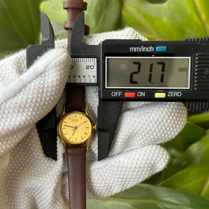 Seiko Mujer 1N01-0E19 Dial Dorado Satinado Sept. de 1998