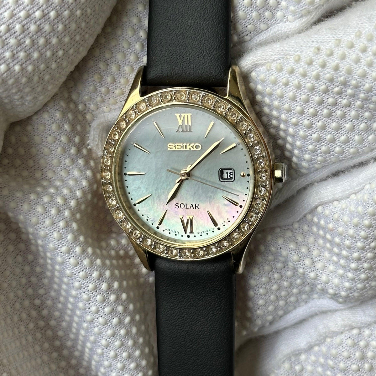 Seiko Mujer SOLAR Madreperla Cristales Abril de 2013 FAVOR LEER