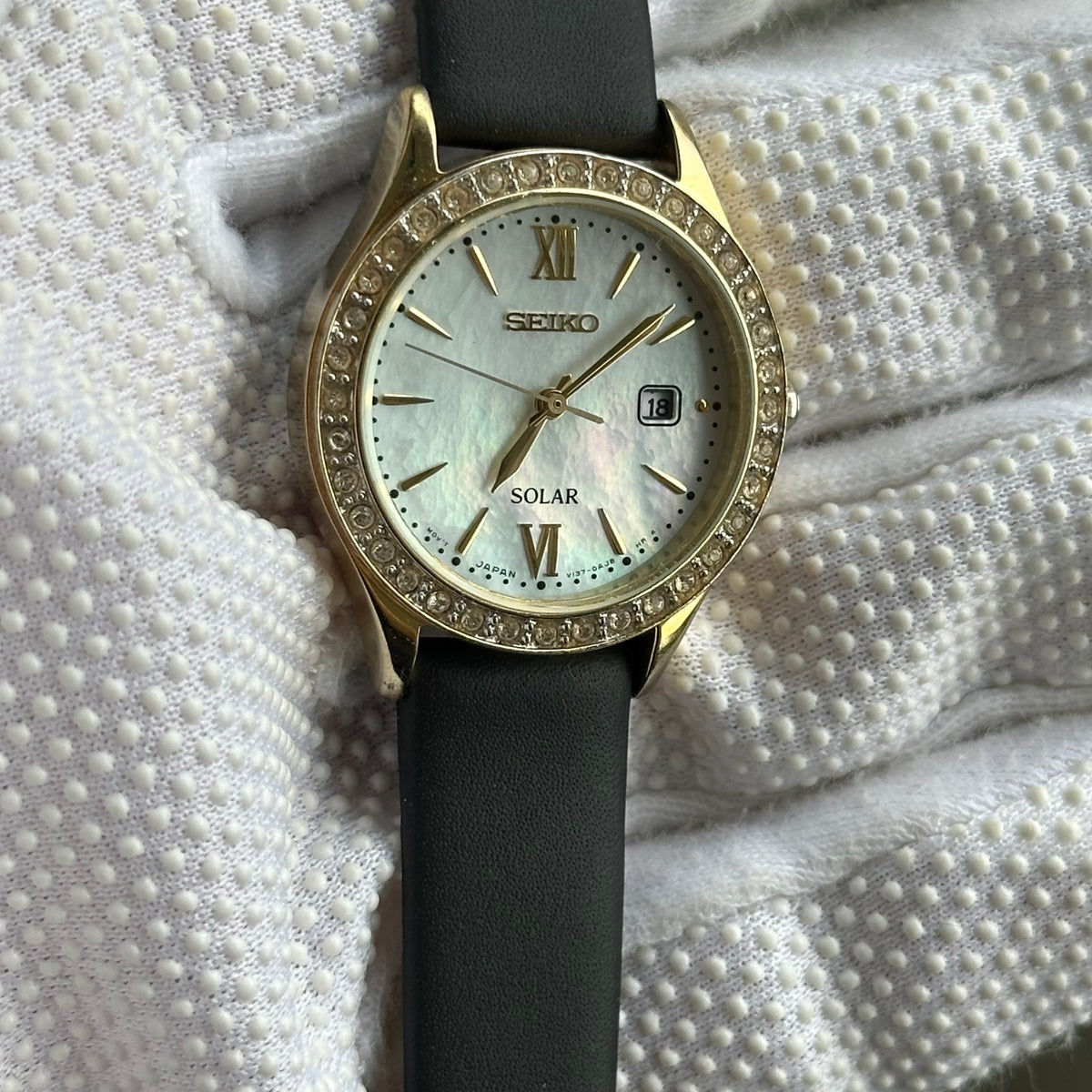 Seiko Mujer SOLAR Madreperla Cristales Abril de 2013 FAVOR LEER