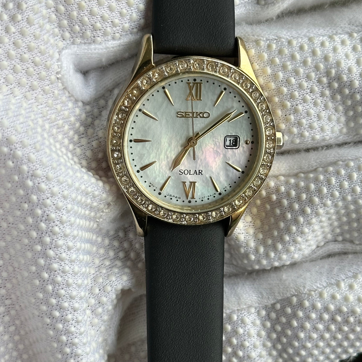 Seiko Mujer SOLAR Madreperla Cristales Abril de 2013 FAVOR LEER