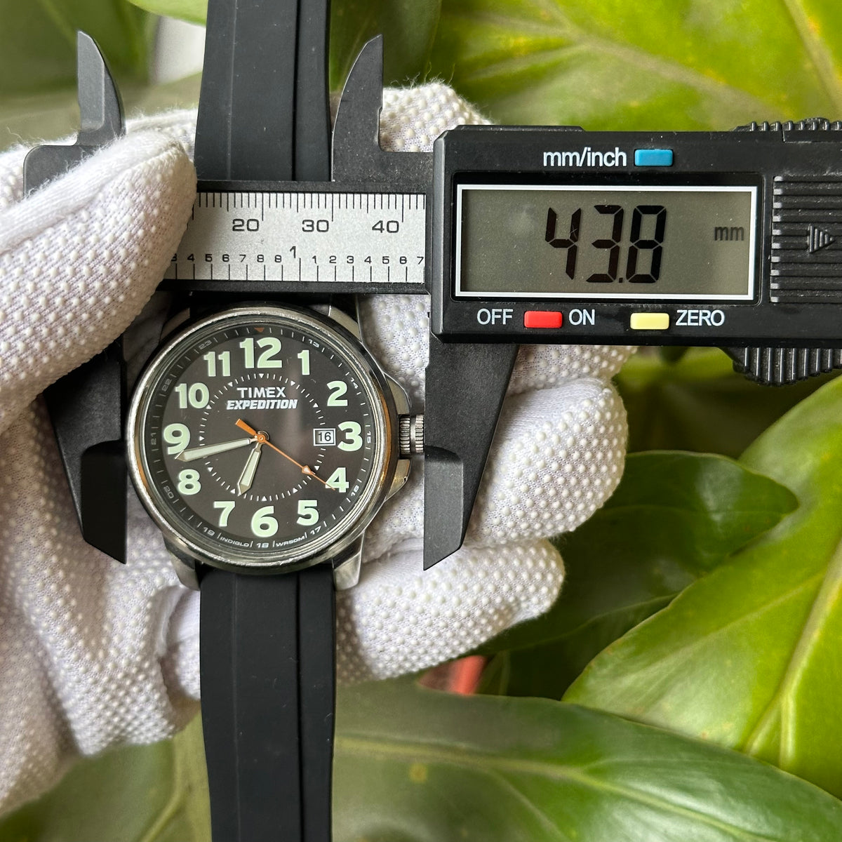 Timex Hombre Expedition de gran formato Dial iluminado Agosto 2017