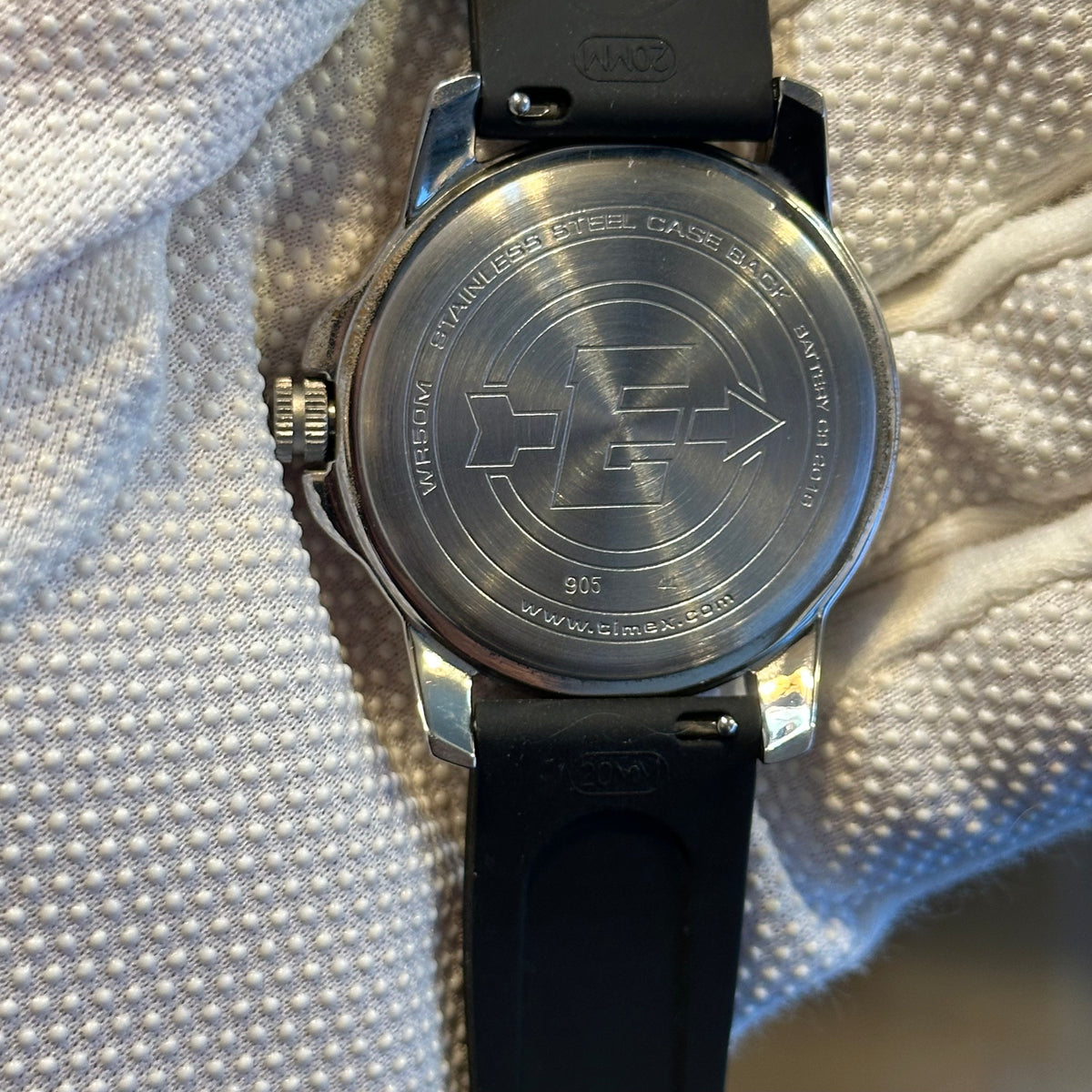 Timex Hombre Expedition de gran formato Dial iluminado Agosto 2017