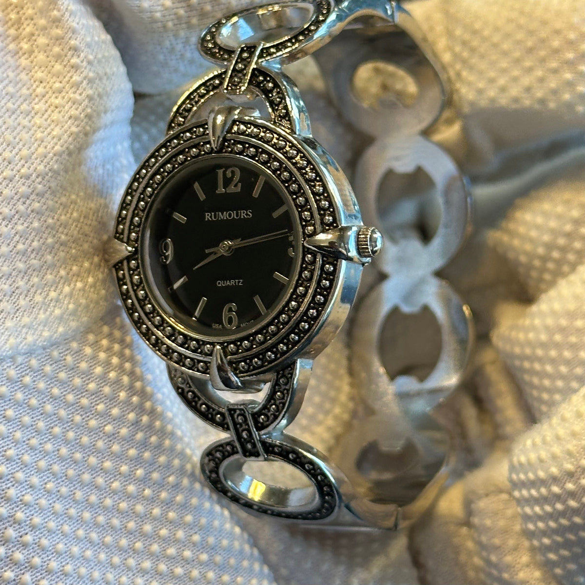 Reloj Joya Rumours Ovalado con Esfera Negra Año 1999 Estética Bisutería Antigua / NeoVintage — fotografía adicional 3