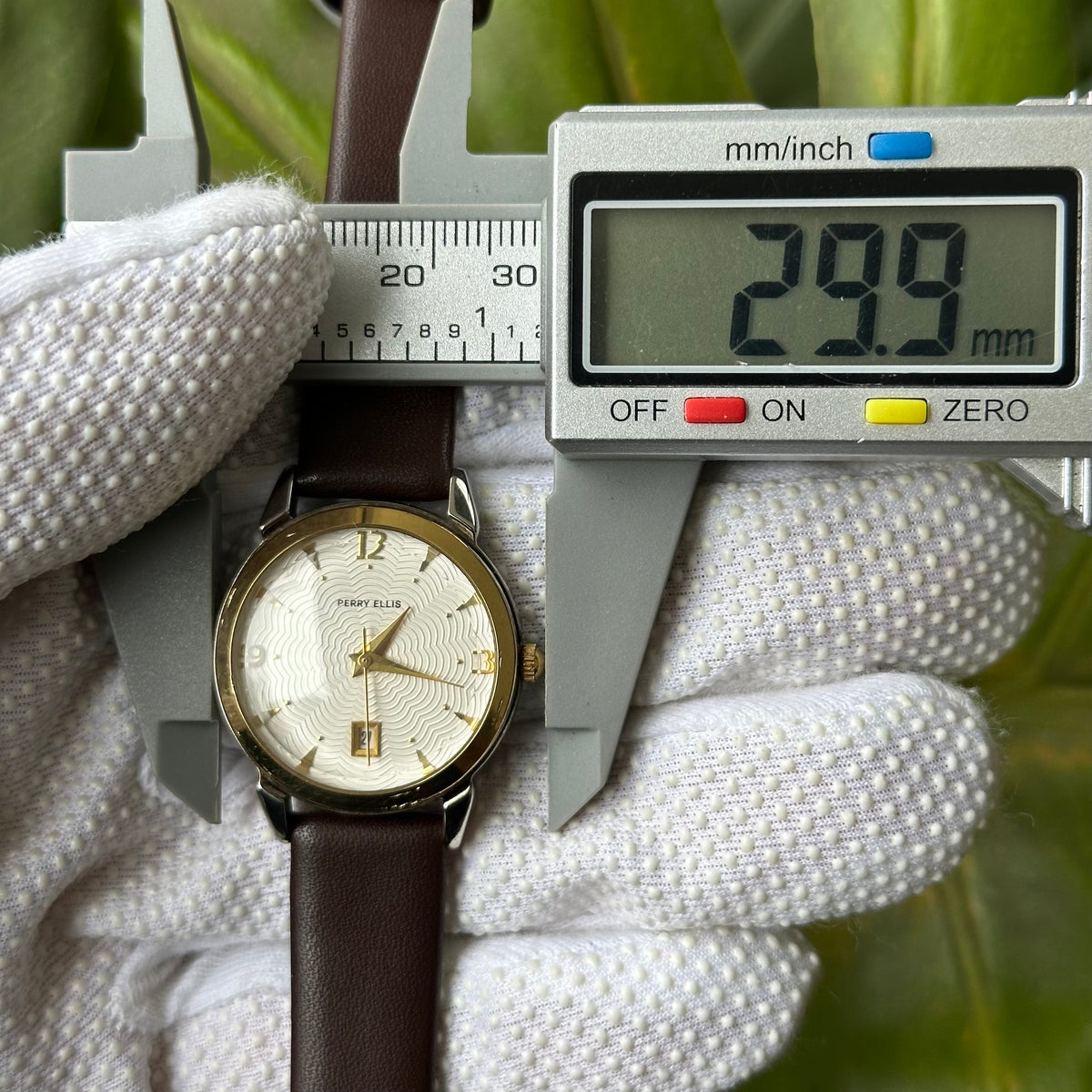 Reloj Perry Ellis PECL5015 Mujer Esfera en Relieve Roseta Guilloché Bicolor Año 2005 — IMG_9561.jpeg