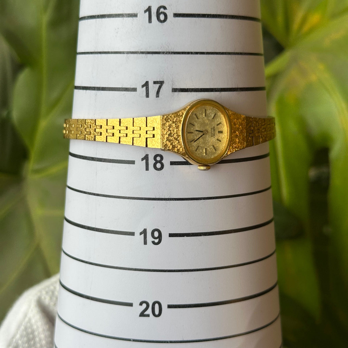 Reloj Joya SEIKO 4N00-5291 Dorado con Brazalete Texturado Abril de 1995 Estética Mosaico ÚNICO — IMG_9763.jpeg