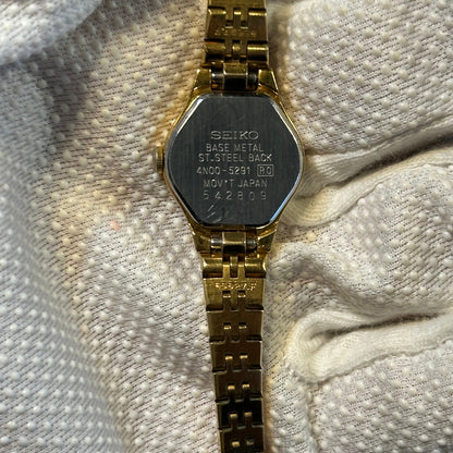 Reloj Joya SEIKO 4N00-5291 Dorado con Brazalete Texturado Abril de 1995 Estética Mosaico ÚNICO — IMG_9764.jpeg