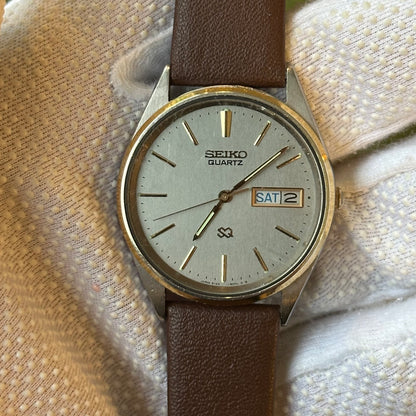 Reloj Seiko SQ 8123-8000 Hombre Bicolor con Día y Fecha Elaborado en Marzo de 1984 — IMG_9857.jpeg