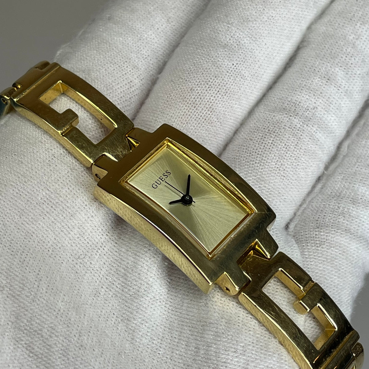 Reloj Joya GUESS Mujer G65771L dorado con brazalete de eslabones G Año 2002