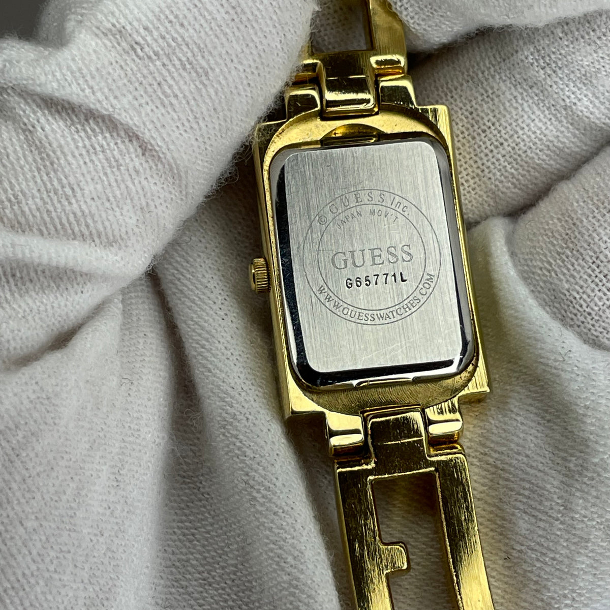 Reloj Joya GUESS Mujer G65771L dorado con brazalete de eslabones G Año 2002