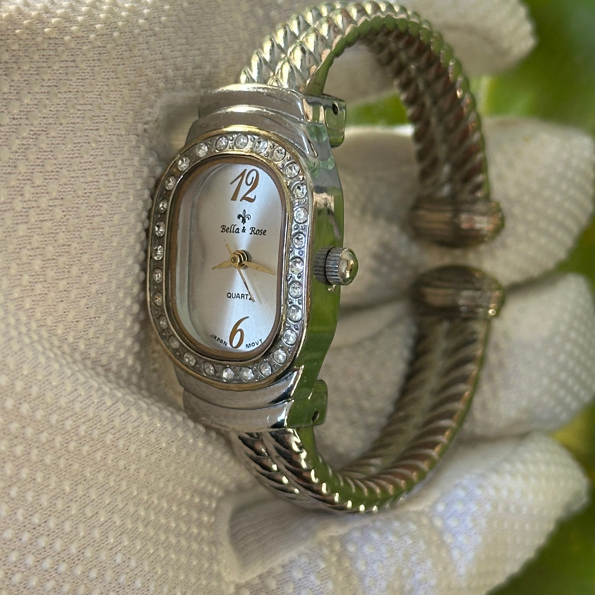 Reloj Joya Bella & Rose Brazalete trenzado y Bisel de Cristales Año 2006 Clasicismo Ornamental