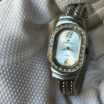Reloj Joya Bella & Rose Brazalete trenzado y Bisel de Cristales Año 2006 Clasicismo Ornamental